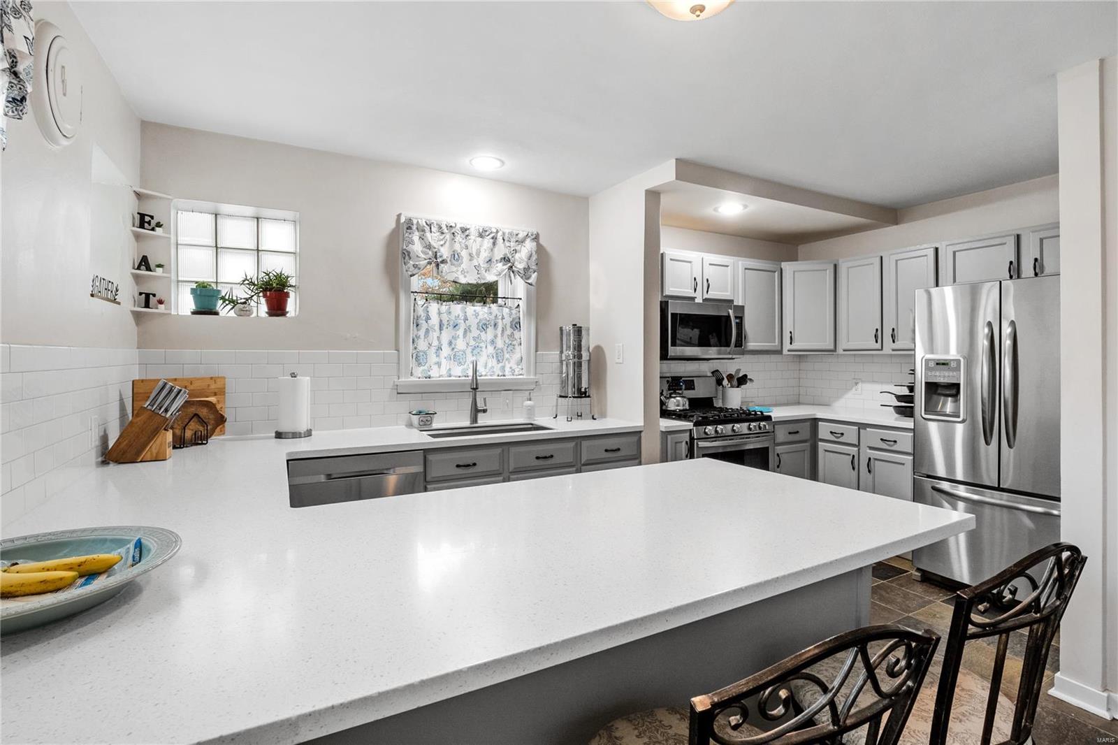 St Ann, Missouri 63074, United States, 2 Bedrooms Bedrooms, ,1 BathroomBathrooms,Residential,Active,33233