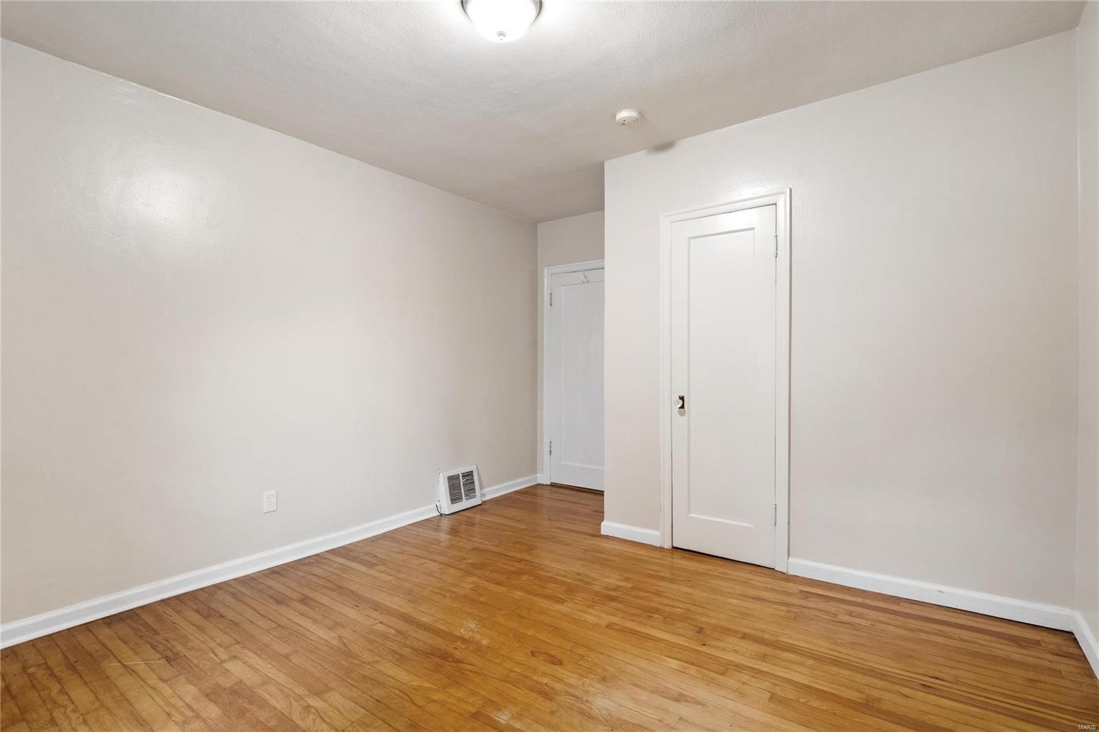 St Ann, Missouri 63074, United States, 2 Bedrooms Bedrooms, ,1 BathroomBathrooms,Residential,Active,33233