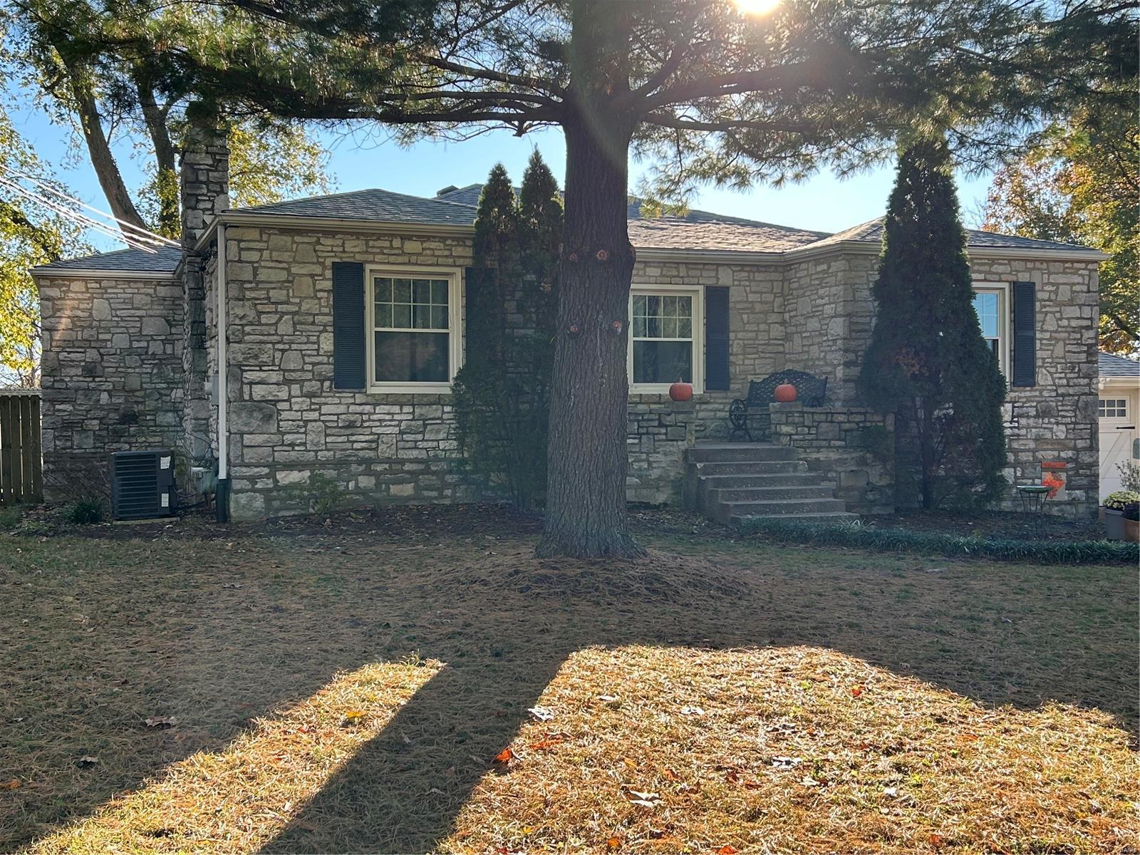 St Ann, Missouri 63074, United States, 2 Bedrooms Bedrooms, ,1 BathroomBathrooms,Residential,Active,33233