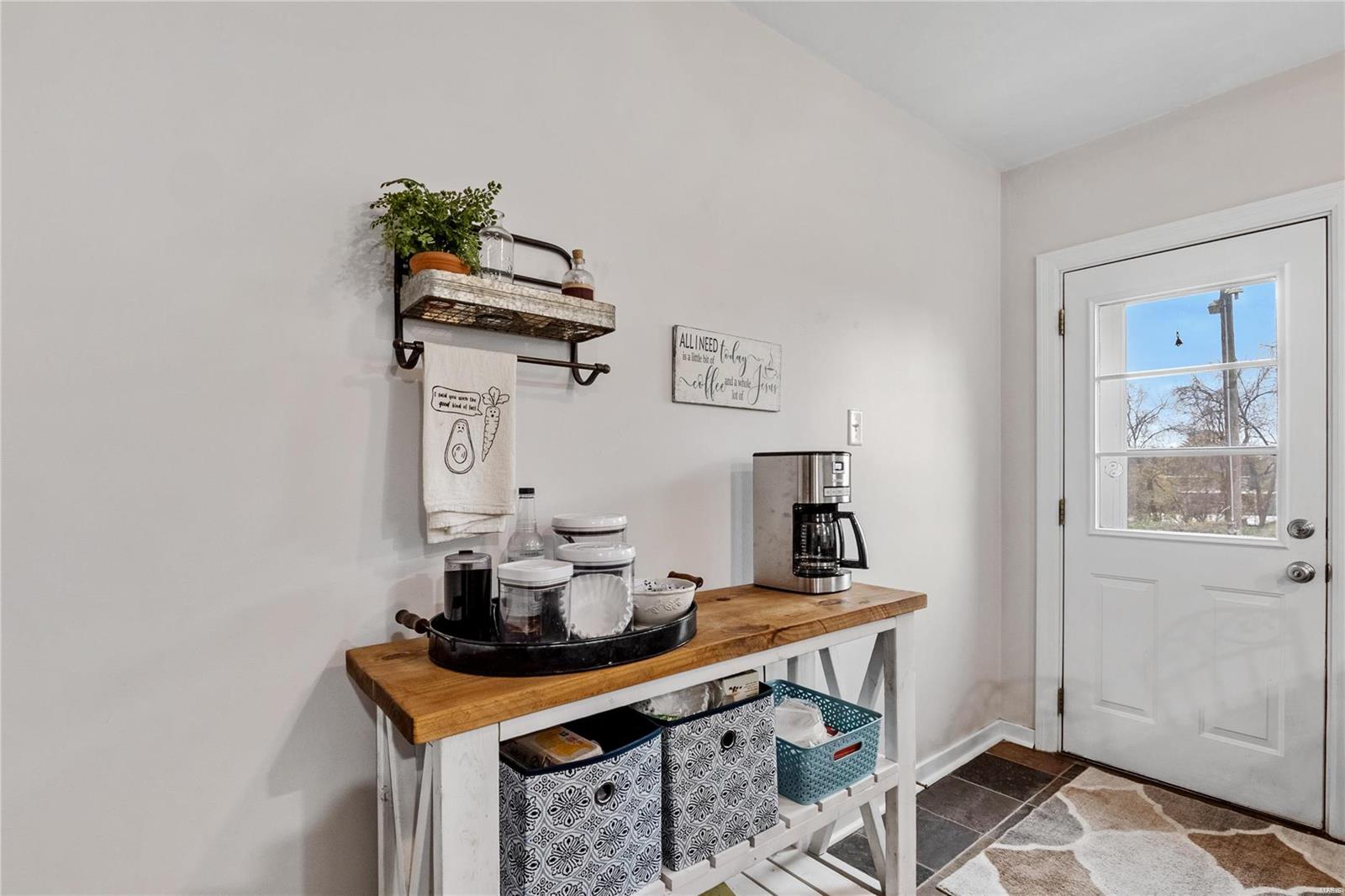 St Ann, Missouri 63074, United States, 2 Bedrooms Bedrooms, ,1 BathroomBathrooms,Residential,Active,33233