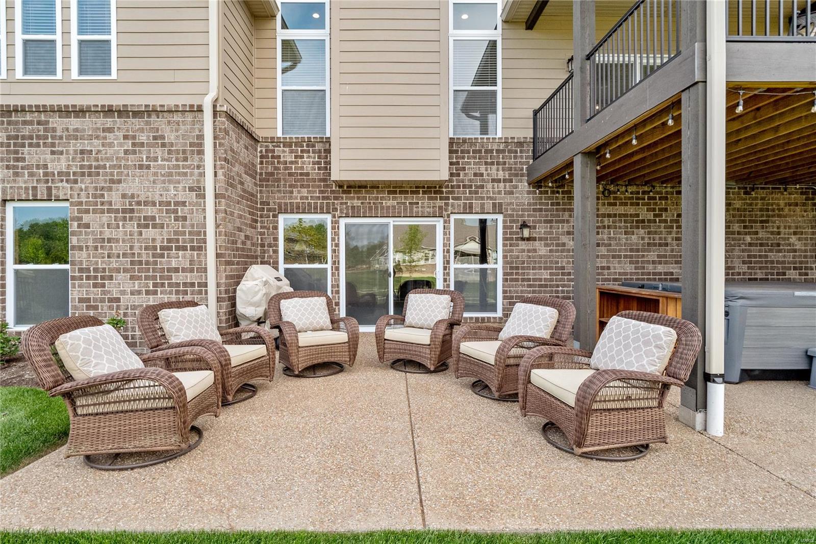 Bur Oaks - Residential