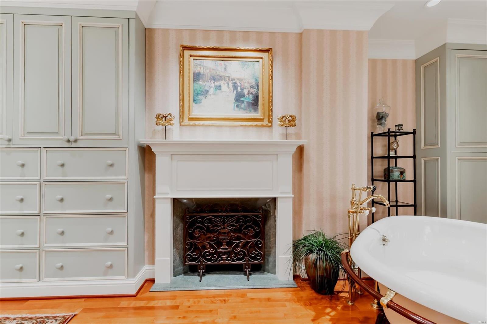 Plaza In Clayton A Condo The - Residential