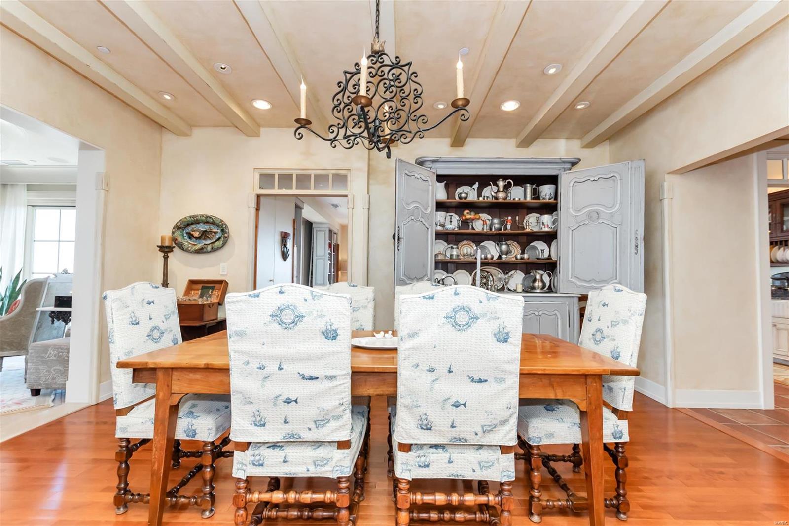 Plaza In Clayton A Condo The - Residential