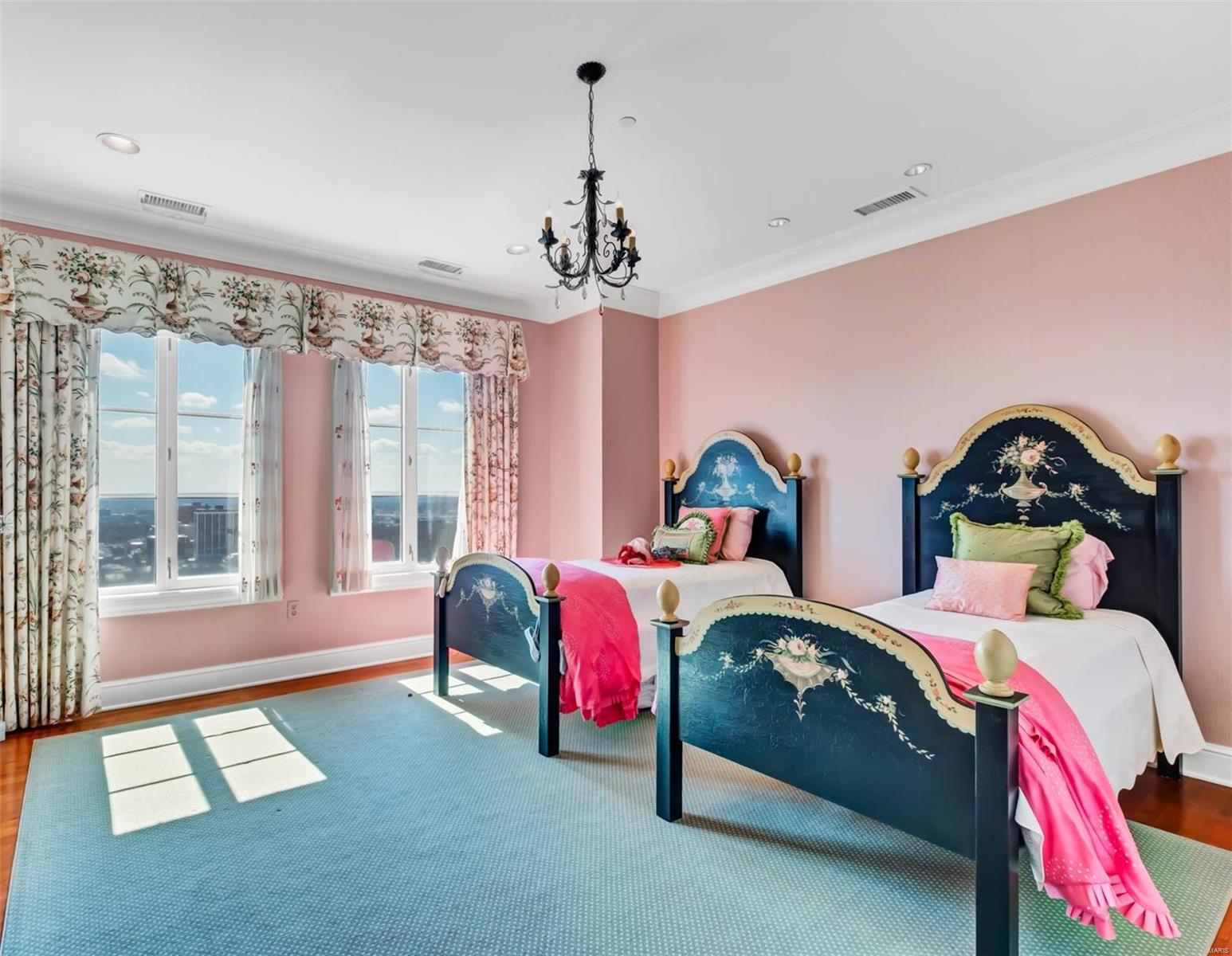 Plaza In Clayton A Condo The - Residential