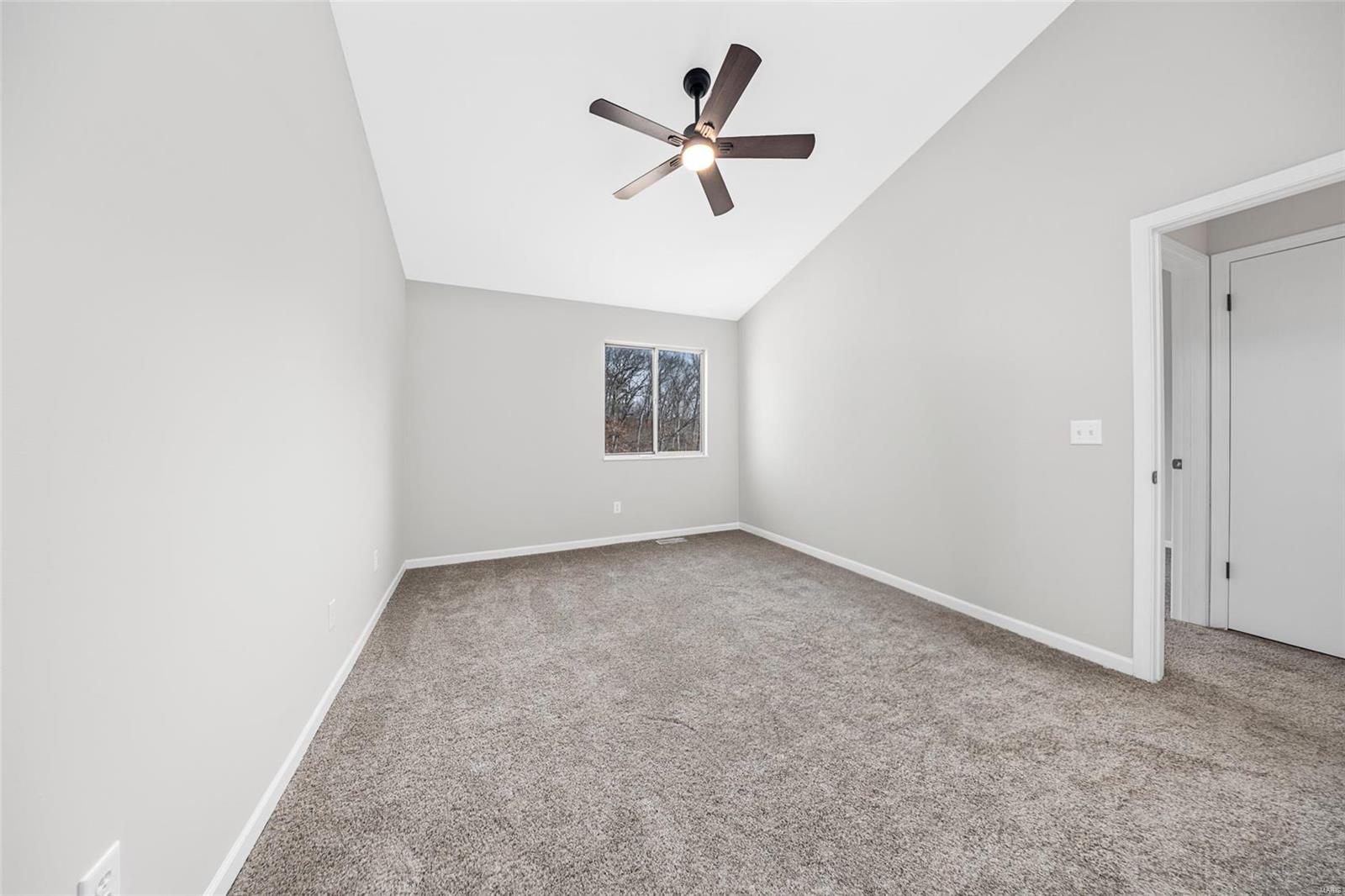 Treetop Condo Ph I - Residential