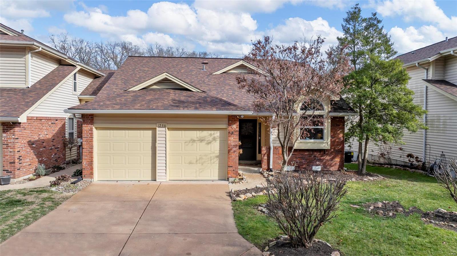 Treetop Condo Ph I - Residential