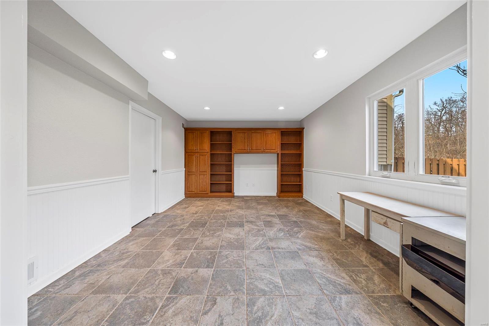 Treetop Condo Ph I - Residential