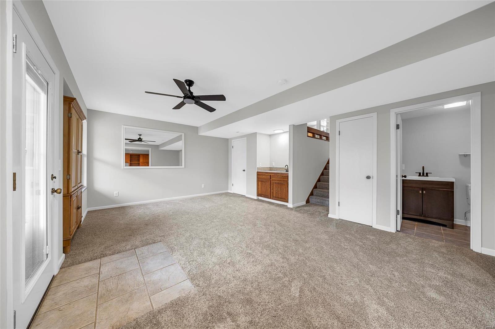 Treetop Condo Ph I - Residential