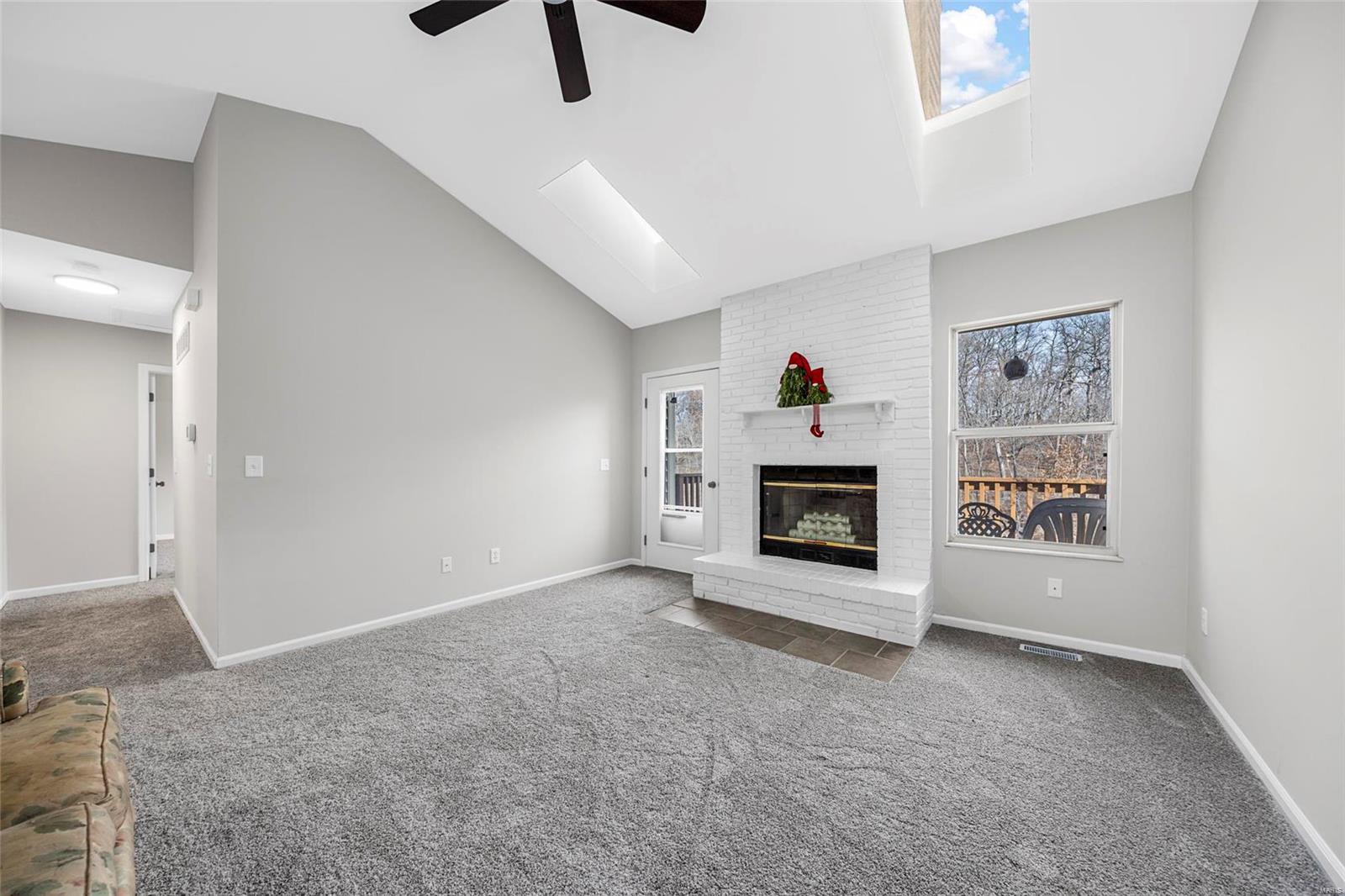 Treetop Condo Ph I - Residential