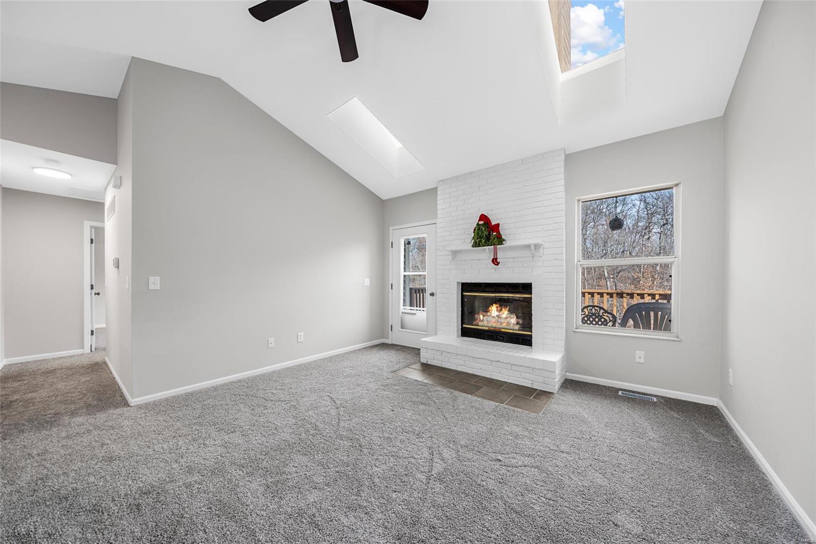 Treetop Condo Ph I - Residential