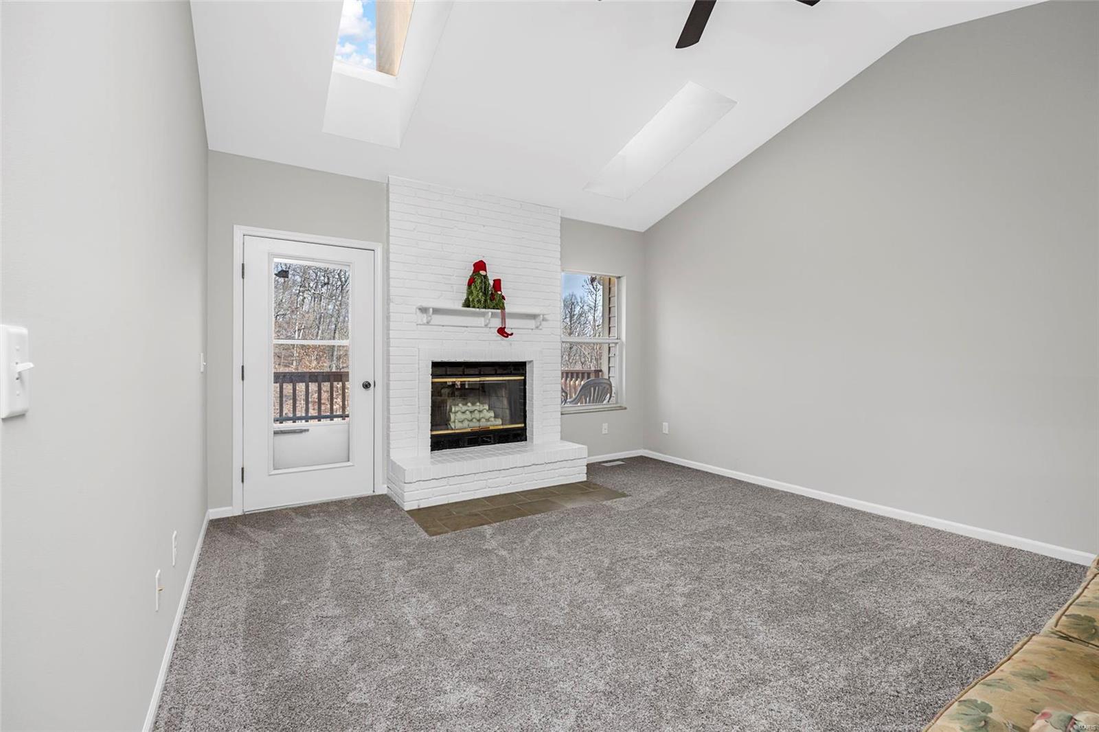 Treetop Condo Ph I - Residential