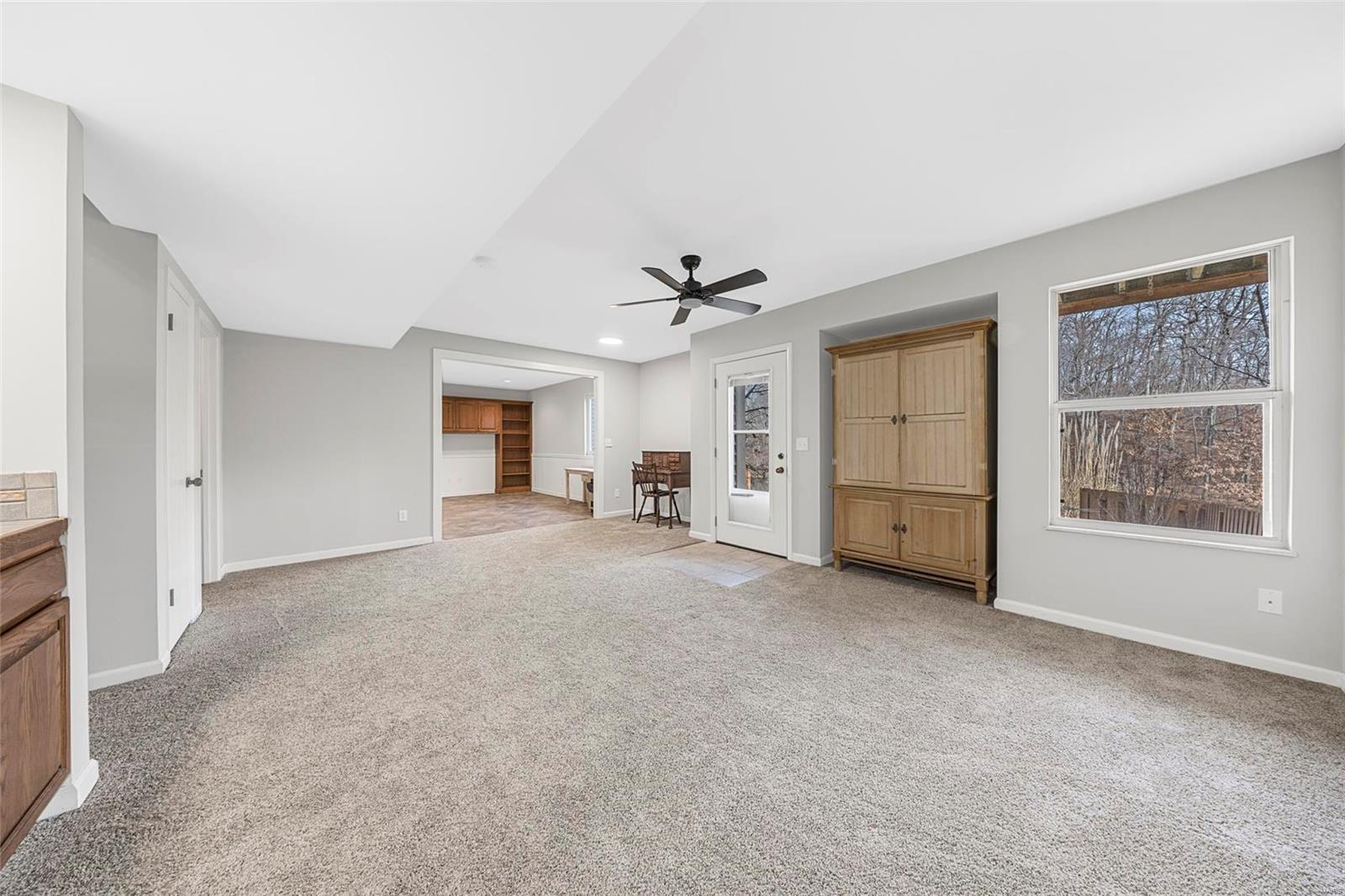 Treetop Condo Ph I - Residential