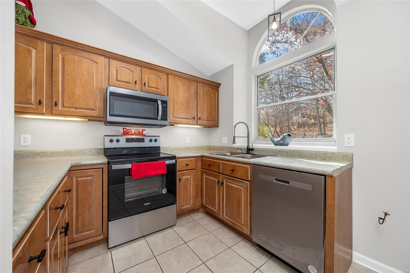 Treetop Condo Ph I - Residential