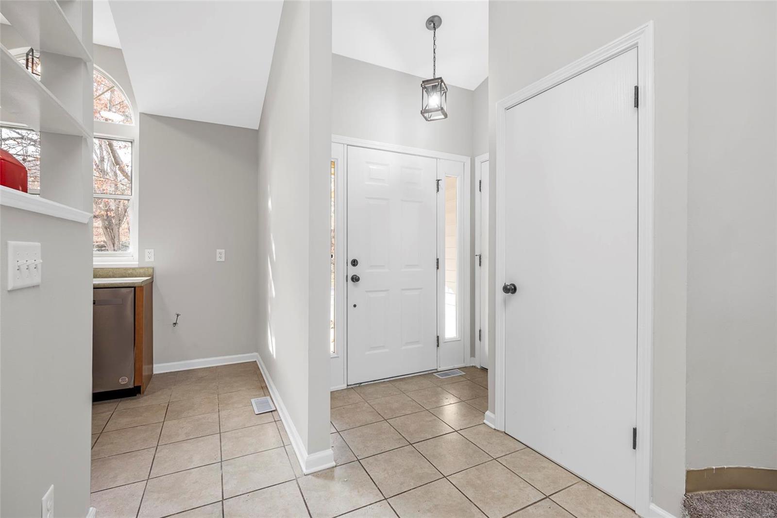 Treetop Condo Ph I - Residential