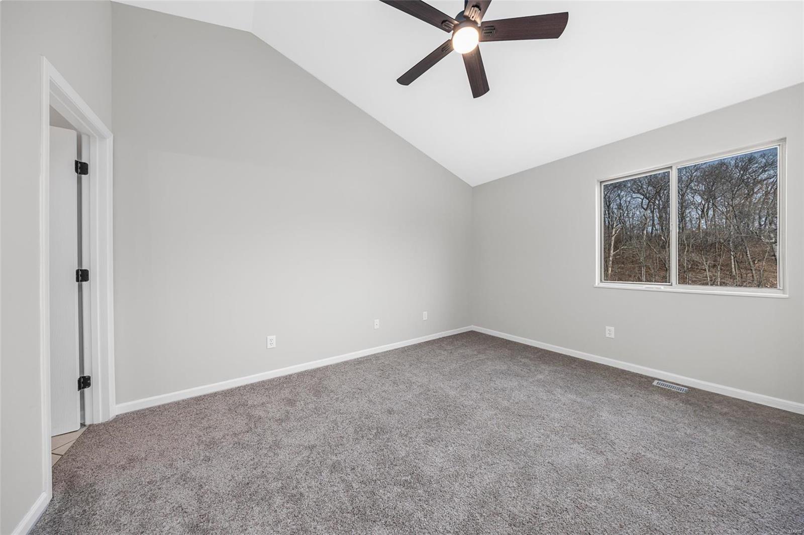 Treetop Condo Ph I - Residential