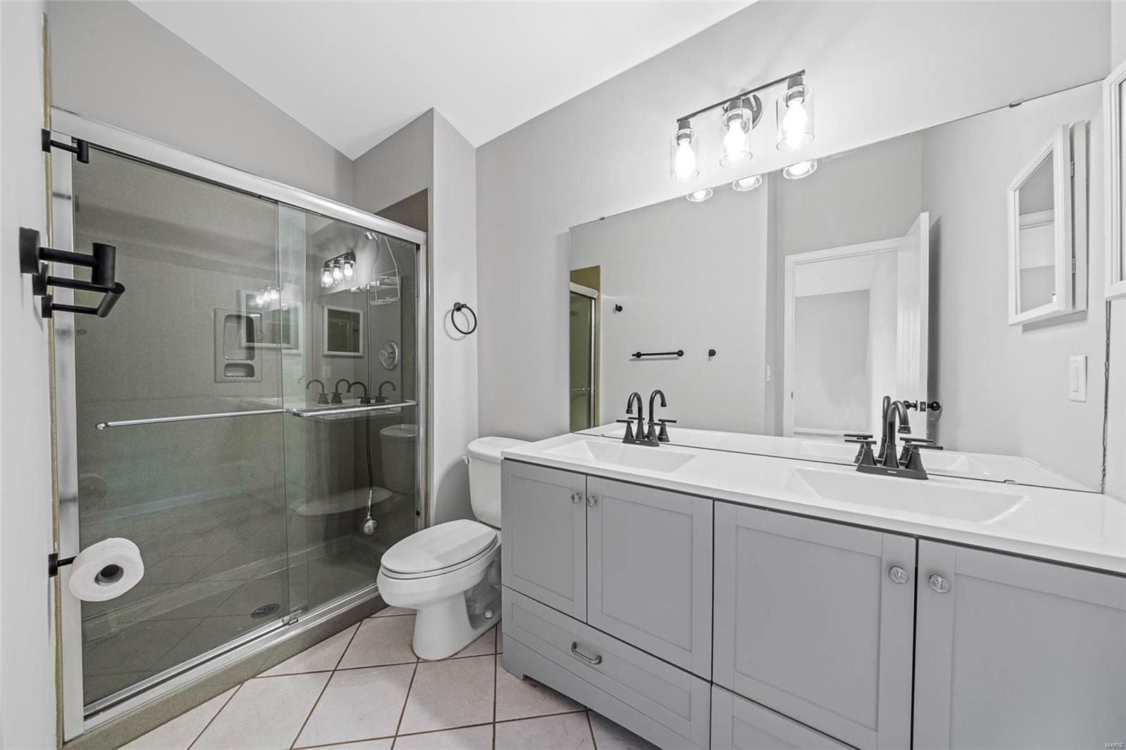 Treetop Condo Ph I - Residential