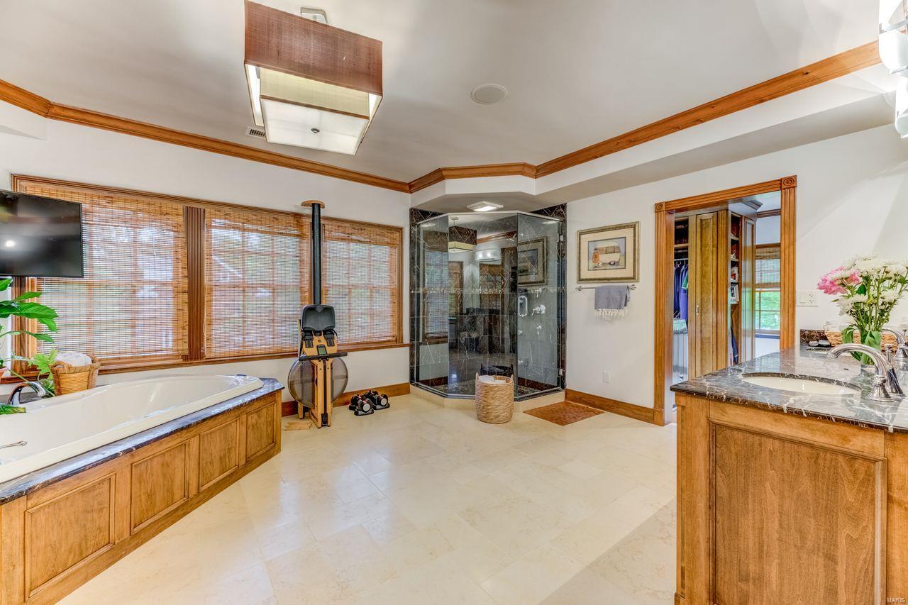 Melane Court Lt 7 & East Kirkwood Lt - Residential