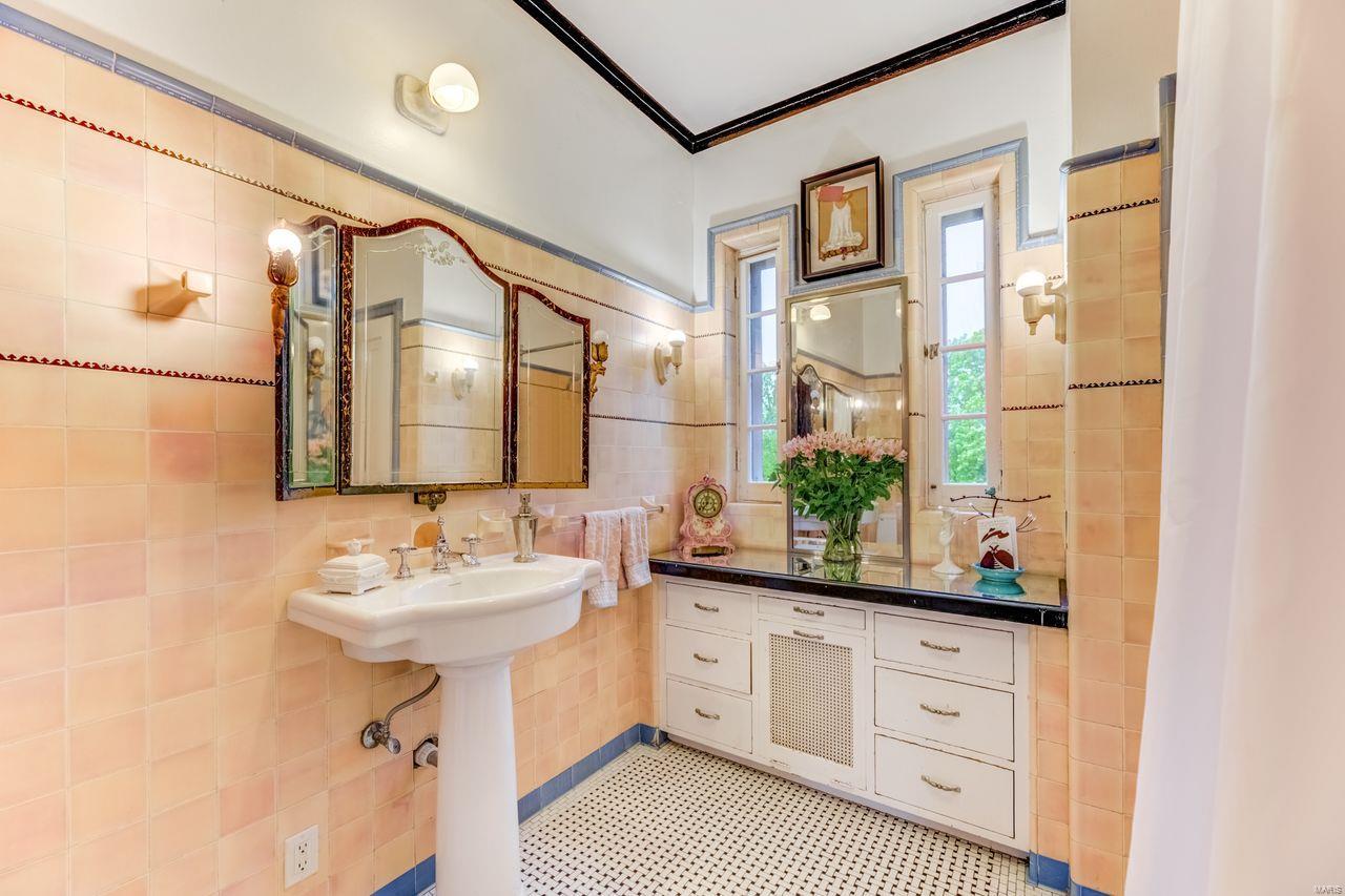 Melane Court Lt 7 & East Kirkwood Lt - Residential