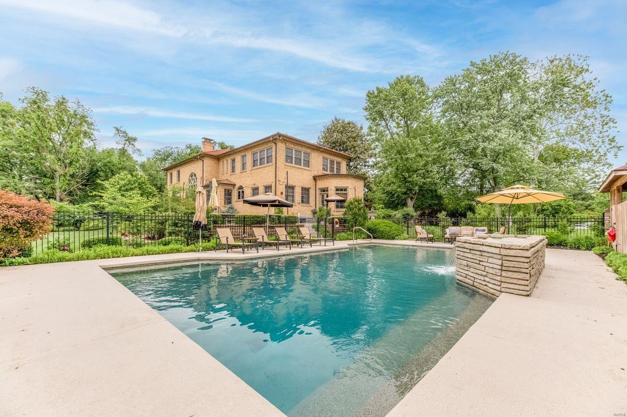 Melane Court Lt 7 & East Kirkwood Lt - Residential