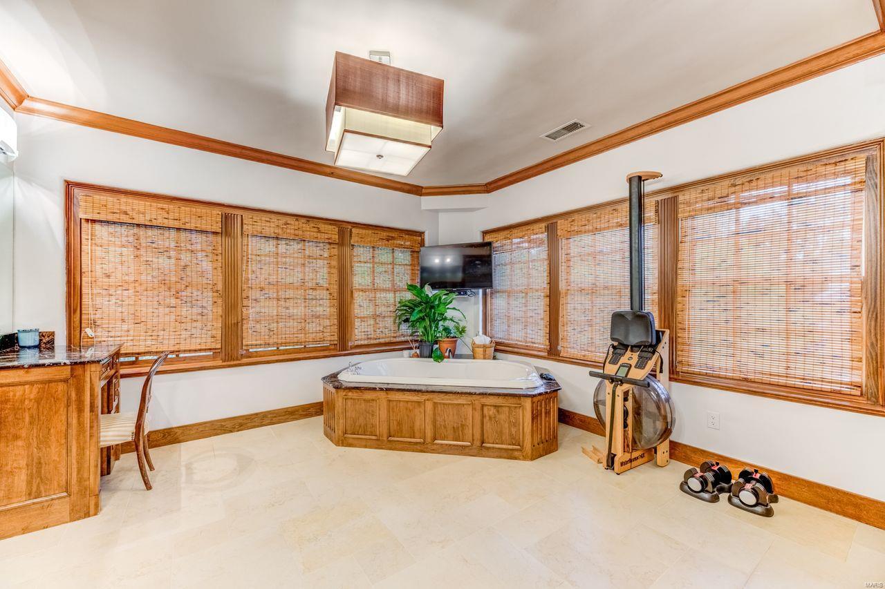 Melane Court Lt 7 & East Kirkwood Lt - Residential