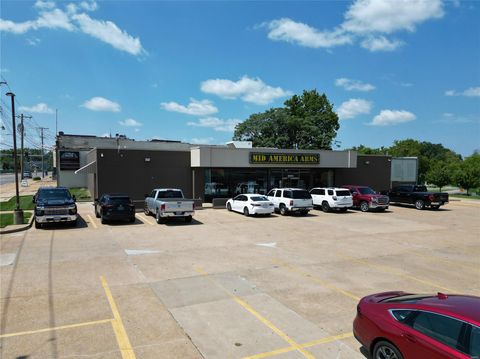 8205 Gravois Road St Louis MO 63123