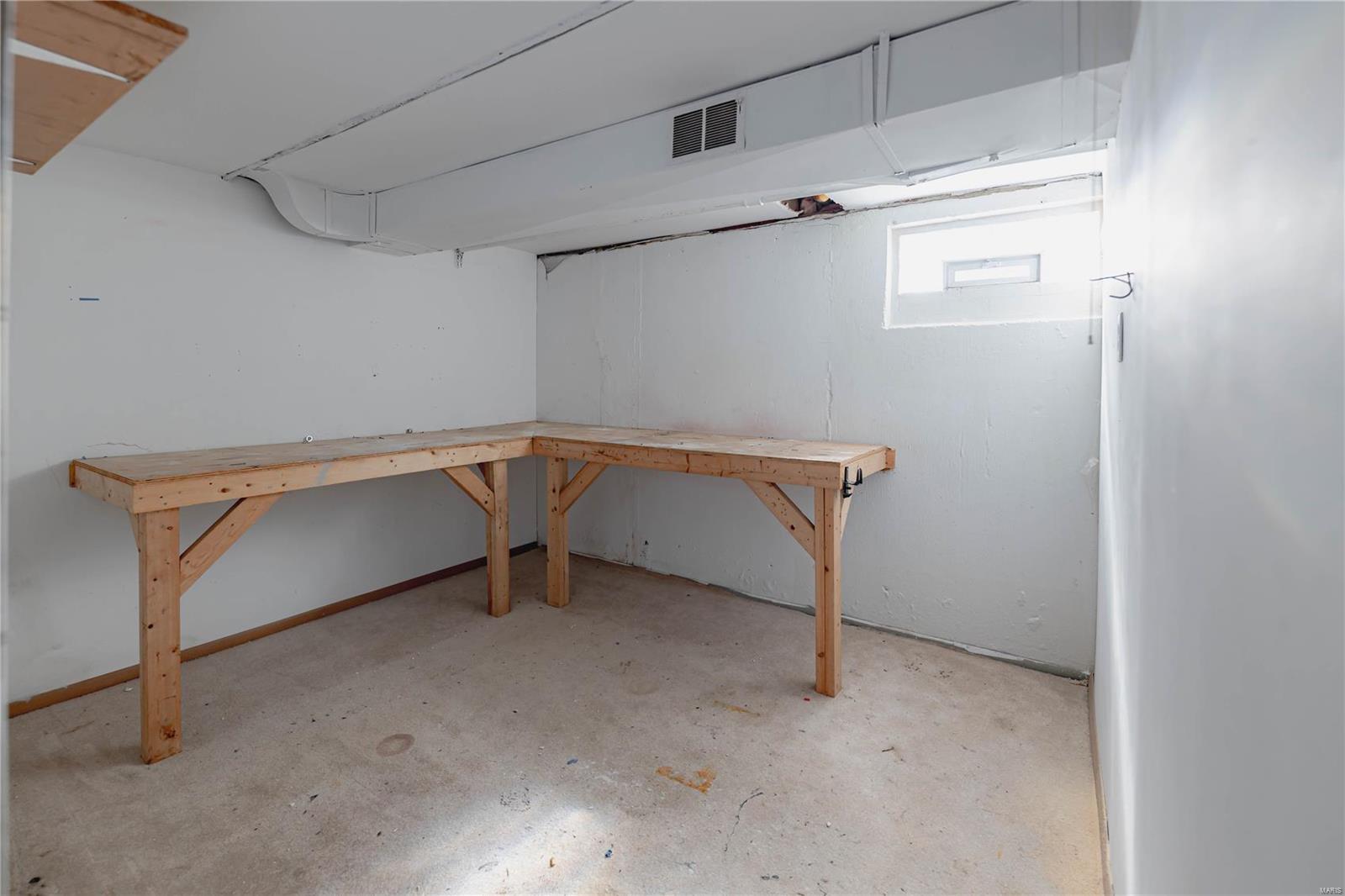 St Louis, Missouri 63131, United States, 3 Bedrooms Bedrooms, ,2 BathroomsBathrooms,Residential,Active,37727