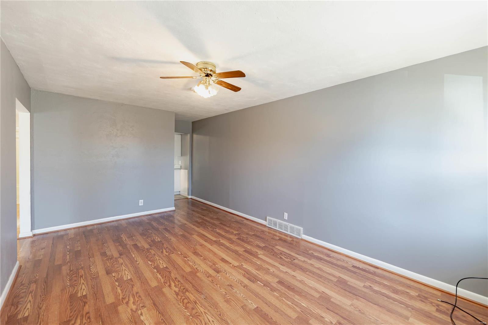 St Louis, Missouri 63131, United States, 3 Bedrooms Bedrooms, ,2 BathroomsBathrooms,Residential,Active,37727