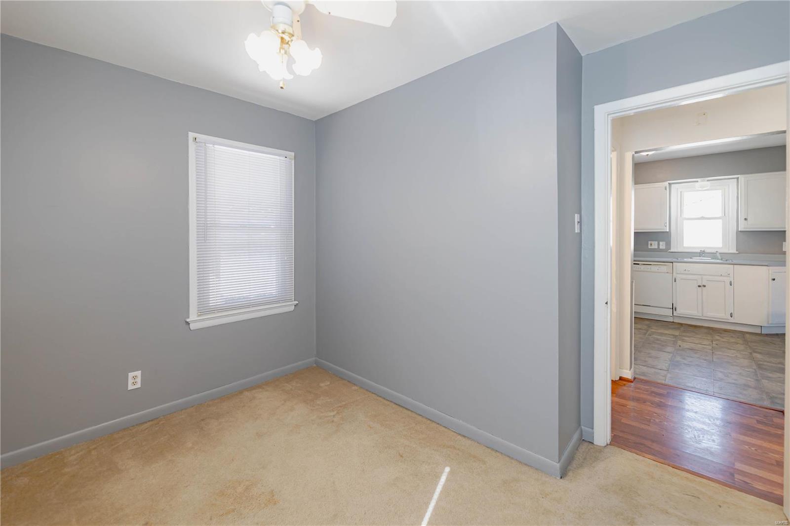 St Louis, Missouri 63131, United States, 3 Bedrooms Bedrooms, ,2 BathroomsBathrooms,Residential,Active,37727