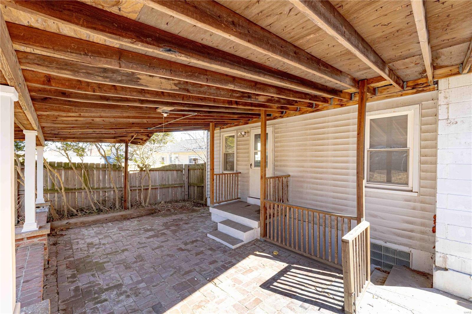 St Louis, Missouri 63131, United States, 3 Bedrooms Bedrooms, ,2 BathroomsBathrooms,Residential,Active,37727