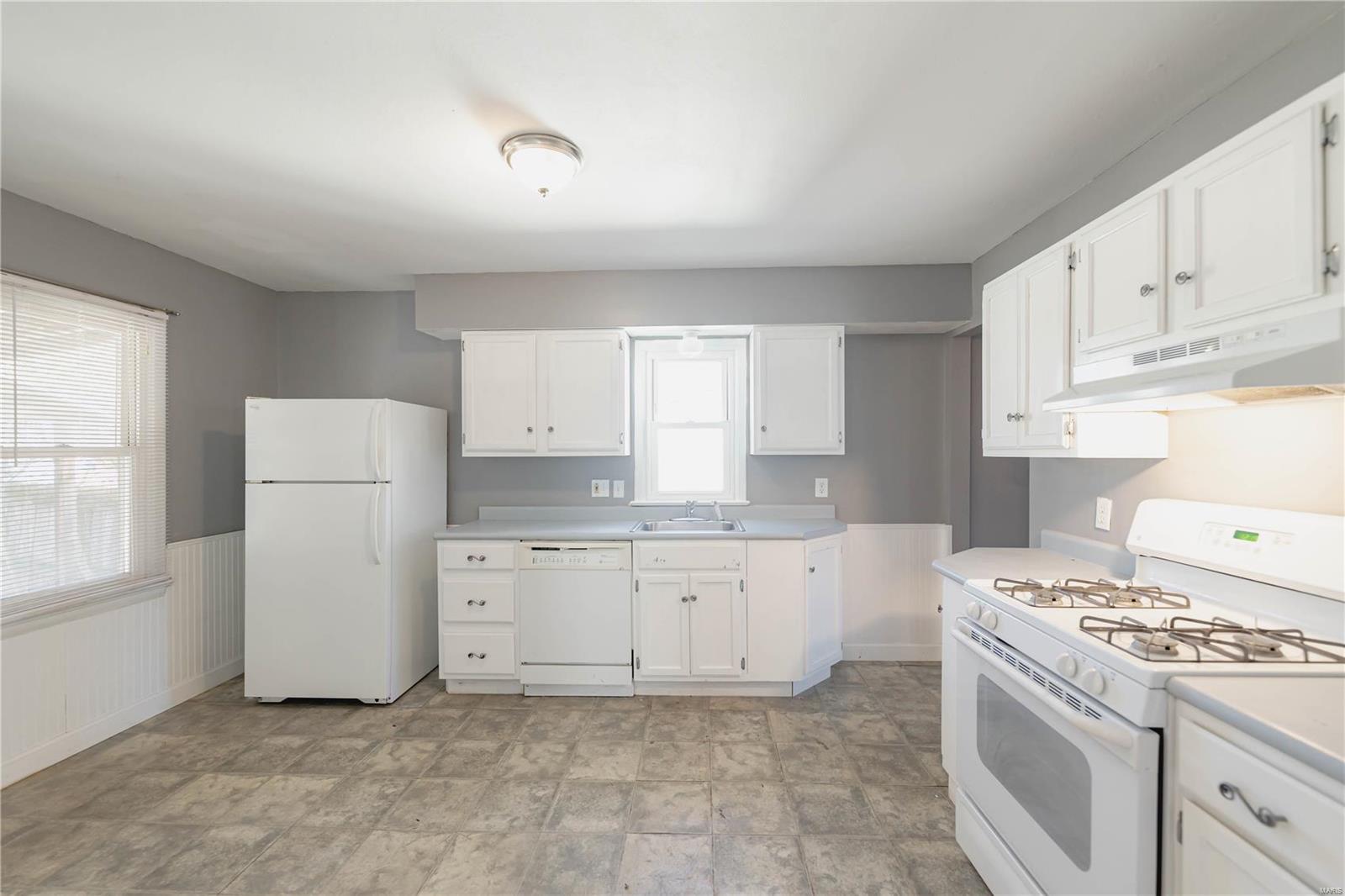 St Louis, Missouri 63131, United States, 3 Bedrooms Bedrooms, ,2 BathroomsBathrooms,Residential,Active,37727