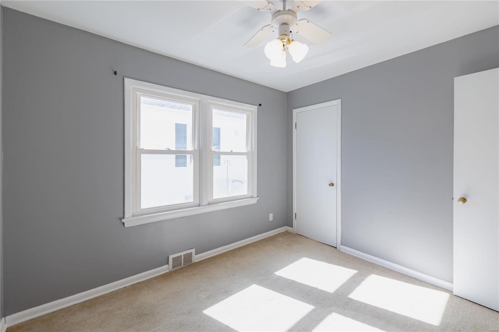 St Louis, Missouri 63131, United States, 3 Bedrooms Bedrooms, ,2 BathroomsBathrooms,Residential,Active,37727