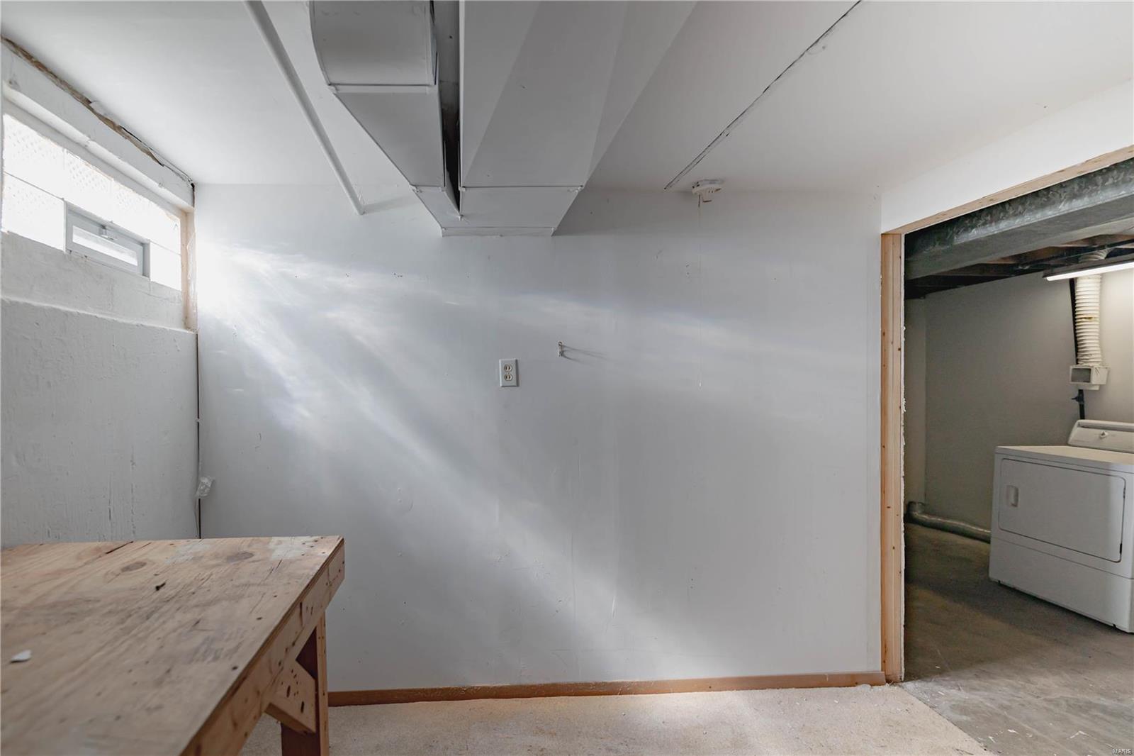 St Louis, Missouri 63131, United States, 3 Bedrooms Bedrooms, ,2 BathroomsBathrooms,Residential,Active,37727