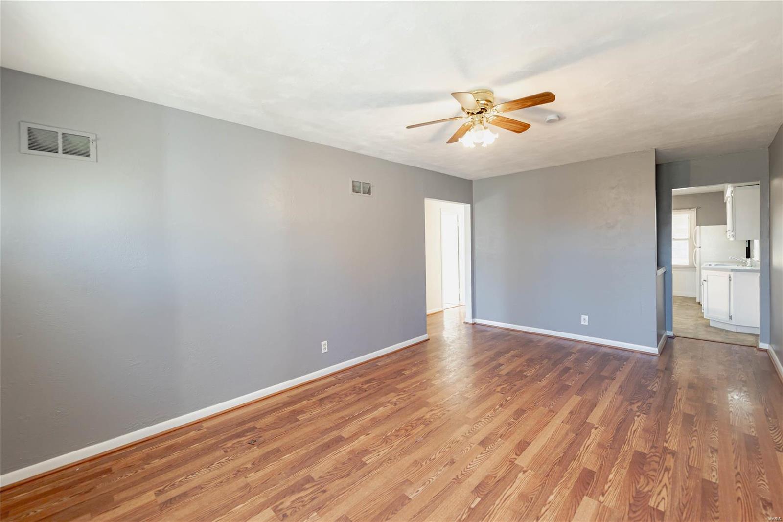 St Louis, Missouri 63131, United States, 3 Bedrooms Bedrooms, ,2 BathroomsBathrooms,Residential,Active,37727