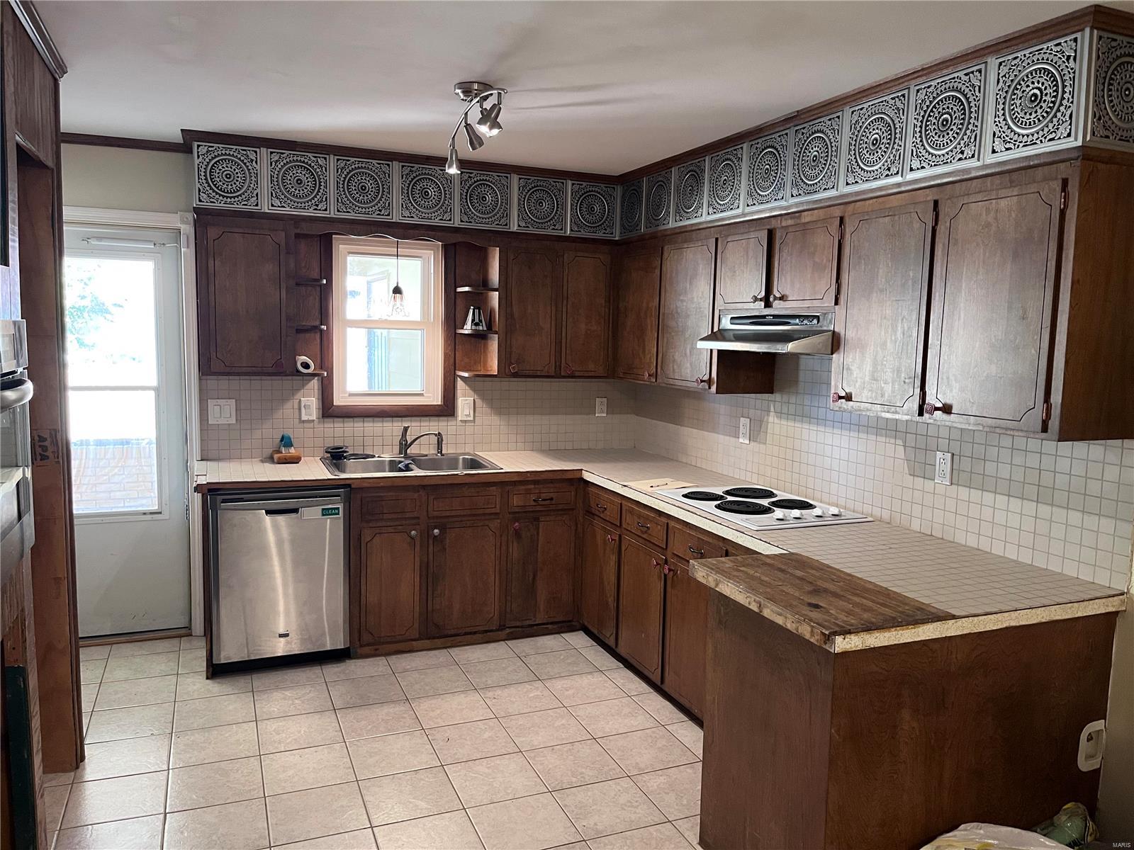 Meadowbrook Sub - Residential