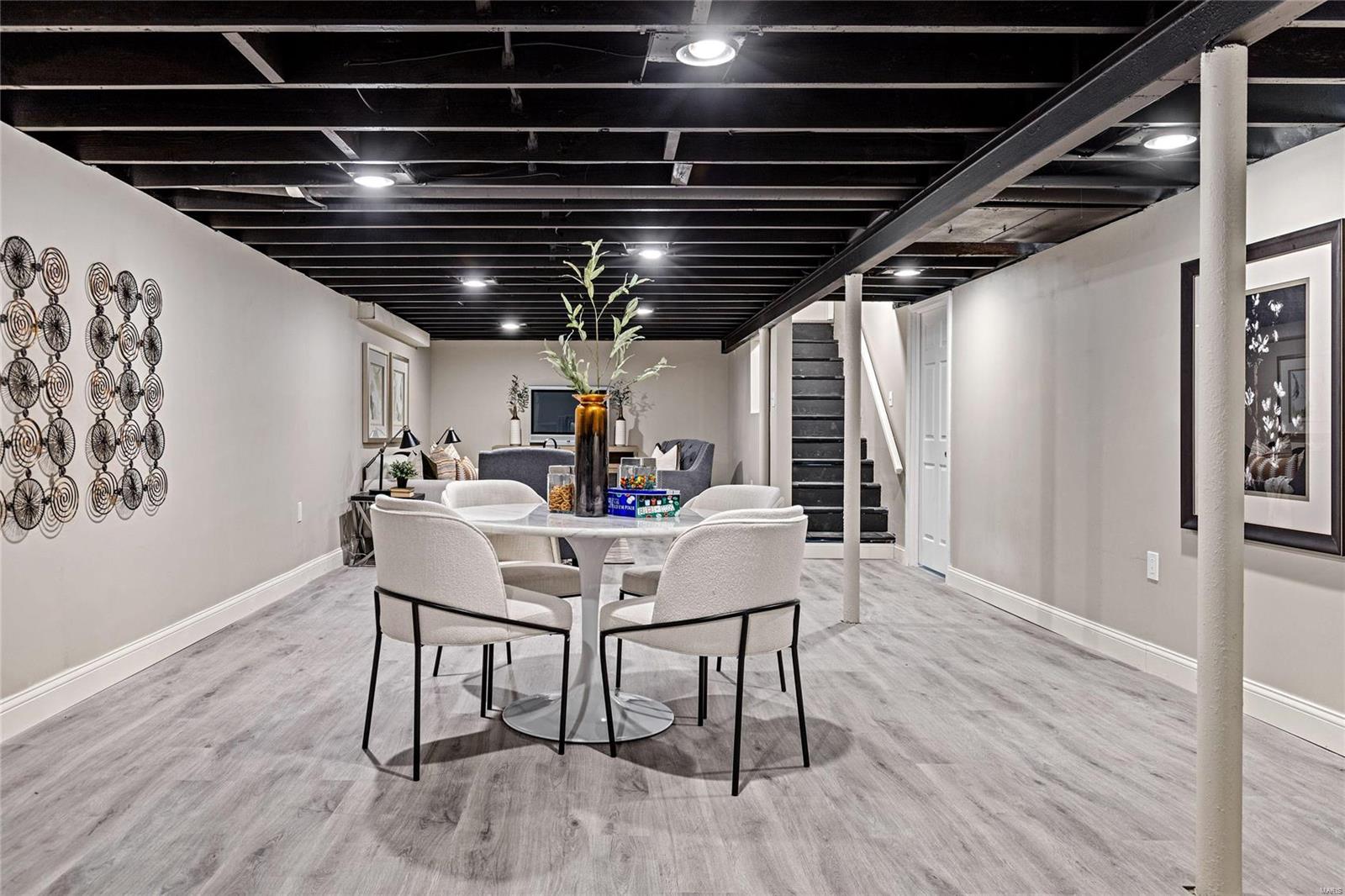 Hazelwood, Missouri 63042, United States, 4 Bedrooms Bedrooms, ,2 BathroomsBathrooms,Residential,Pending,43207