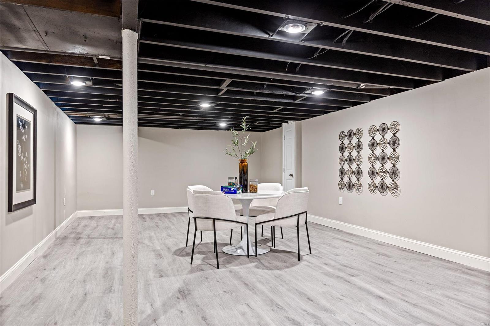 Hazelwood, Missouri 63042, United States, 4 Bedrooms Bedrooms, ,2 BathroomsBathrooms,Residential,Pending,43207