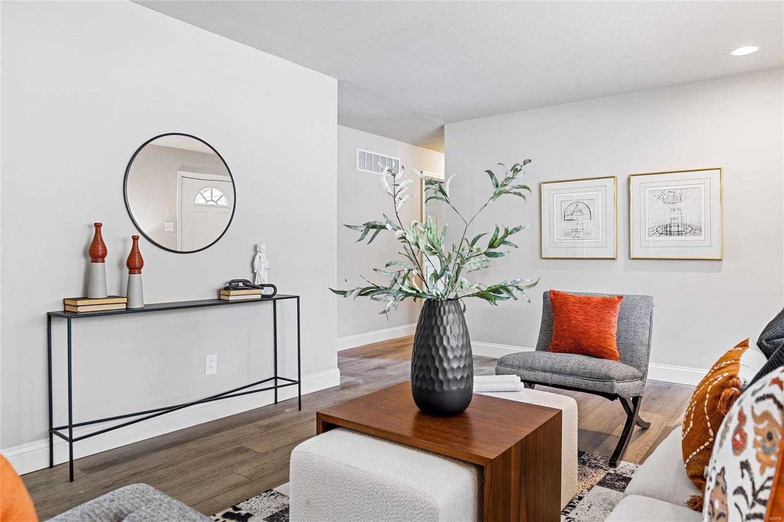 Hazelwood, Missouri 63042, United States, 4 Bedrooms Bedrooms, ,2 BathroomsBathrooms,Residential,Pending,43207