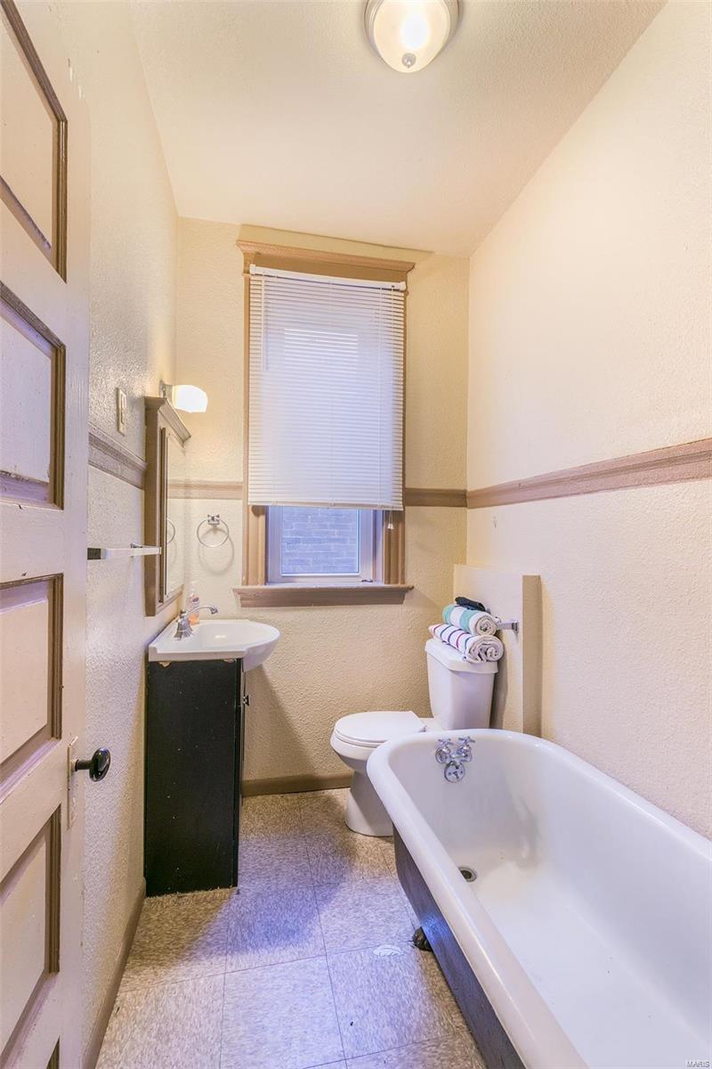 St Louis Commons Add - Residential Income