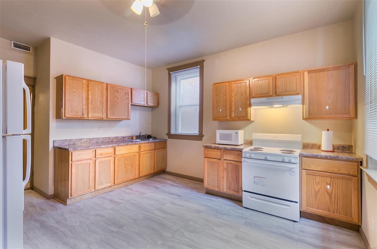 St Louis Commons Add - Residential Income
