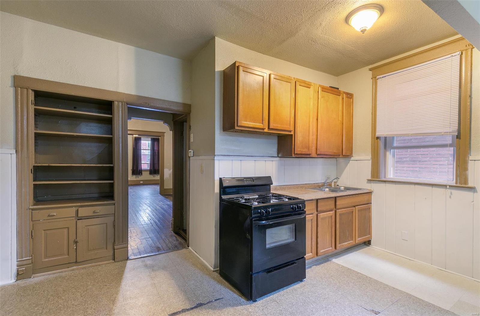 St Louis Commons Add - Residential Income