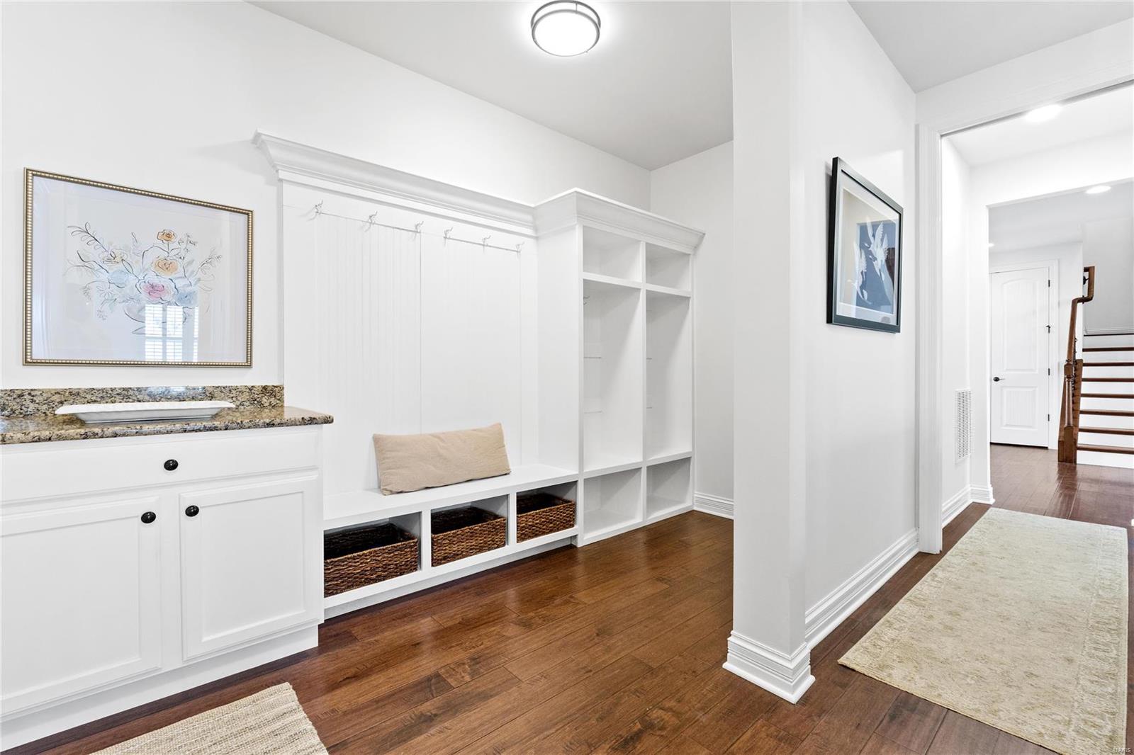 Chesterfield, Missouri 63005, United States, 5 Bedrooms Bedrooms, ,5 BathroomsBathrooms,Residential,Pending,22164