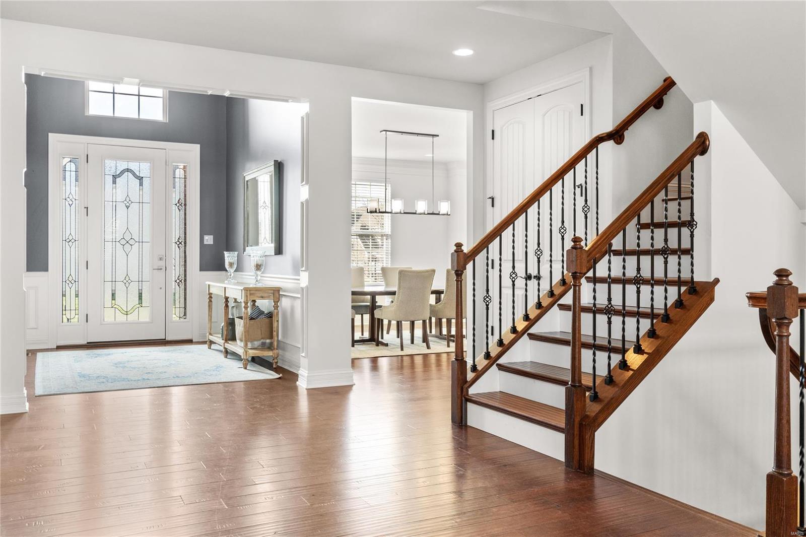 Chesterfield, Missouri 63005, United States, 5 Bedrooms Bedrooms, ,5 BathroomsBathrooms,Residential,Pending,22164