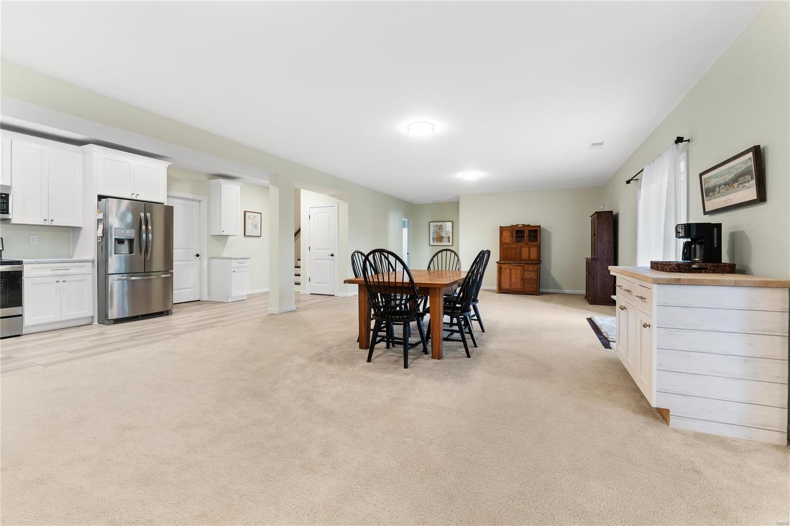 Chesterfield, Missouri 63005, United States, 5 Bedrooms Bedrooms, ,5 BathroomsBathrooms,Residential,Pending,22164