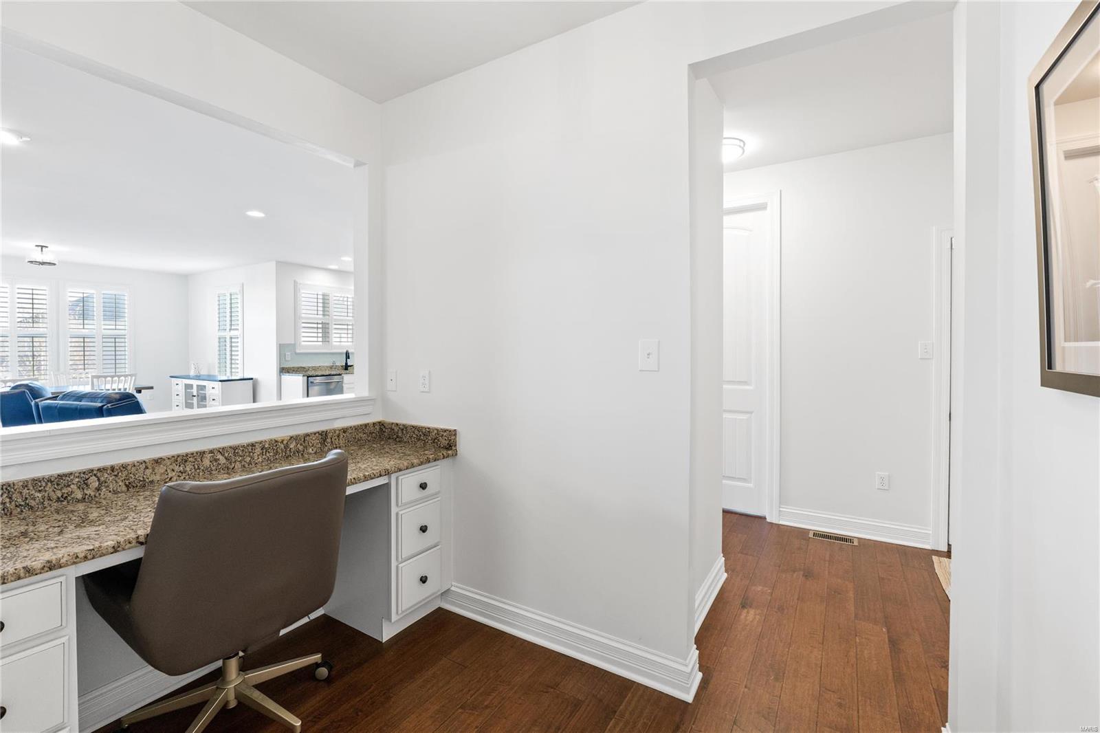 Chesterfield, Missouri 63005, United States, 5 Bedrooms Bedrooms, ,5 BathroomsBathrooms,Residential,Pending,22164