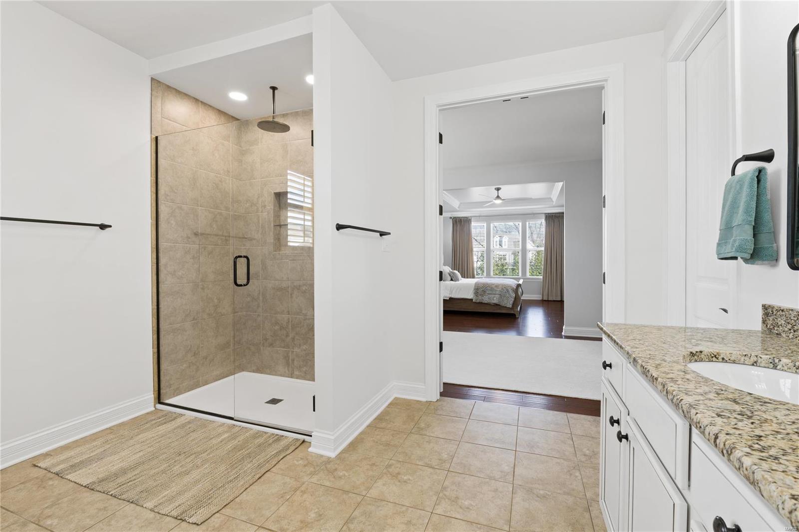 Chesterfield, Missouri 63005, United States, 5 Bedrooms Bedrooms, ,5 BathroomsBathrooms,Residential,Pending,22164