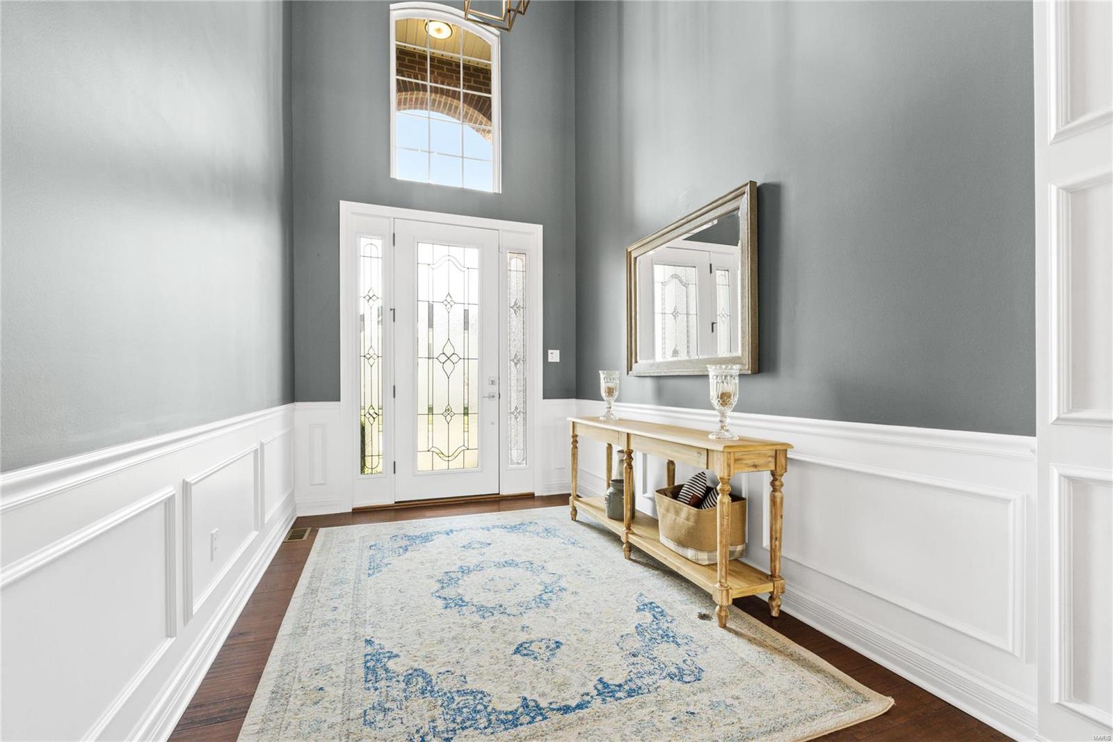 Chesterfield, Missouri 63005, United States, 5 Bedrooms Bedrooms, ,5 BathroomsBathrooms,Residential,Pending,22164