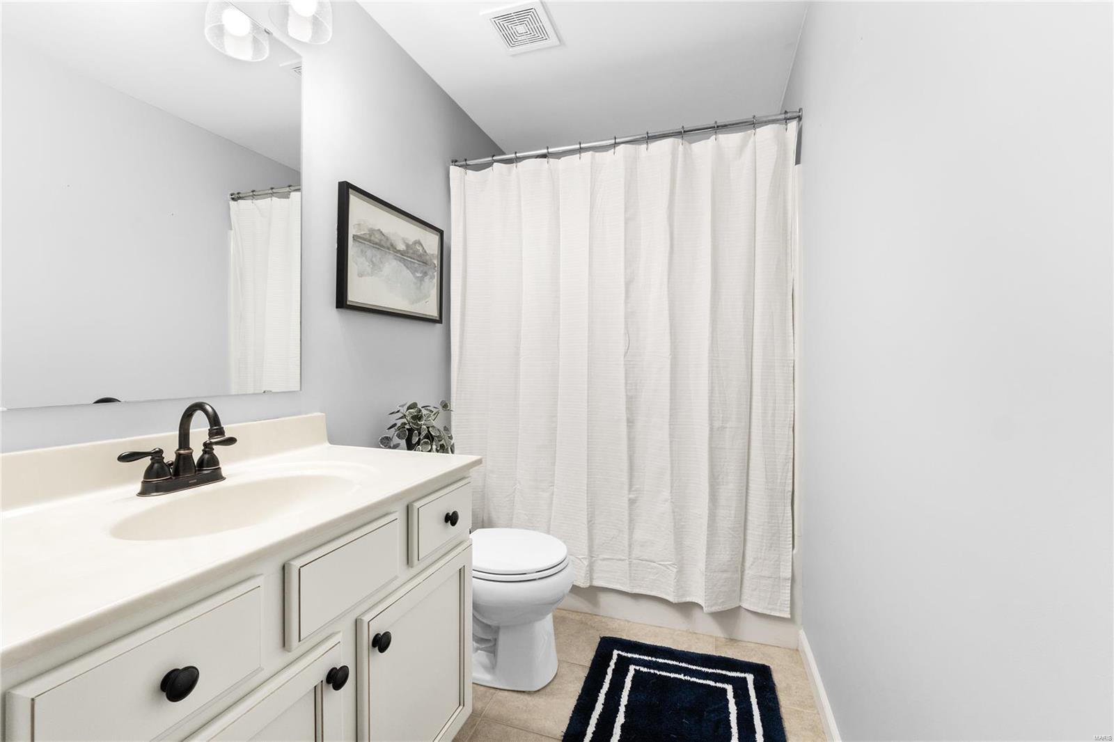 Chesterfield, Missouri 63005, United States, 5 Bedrooms Bedrooms, ,5 BathroomsBathrooms,Residential,Pending,22164