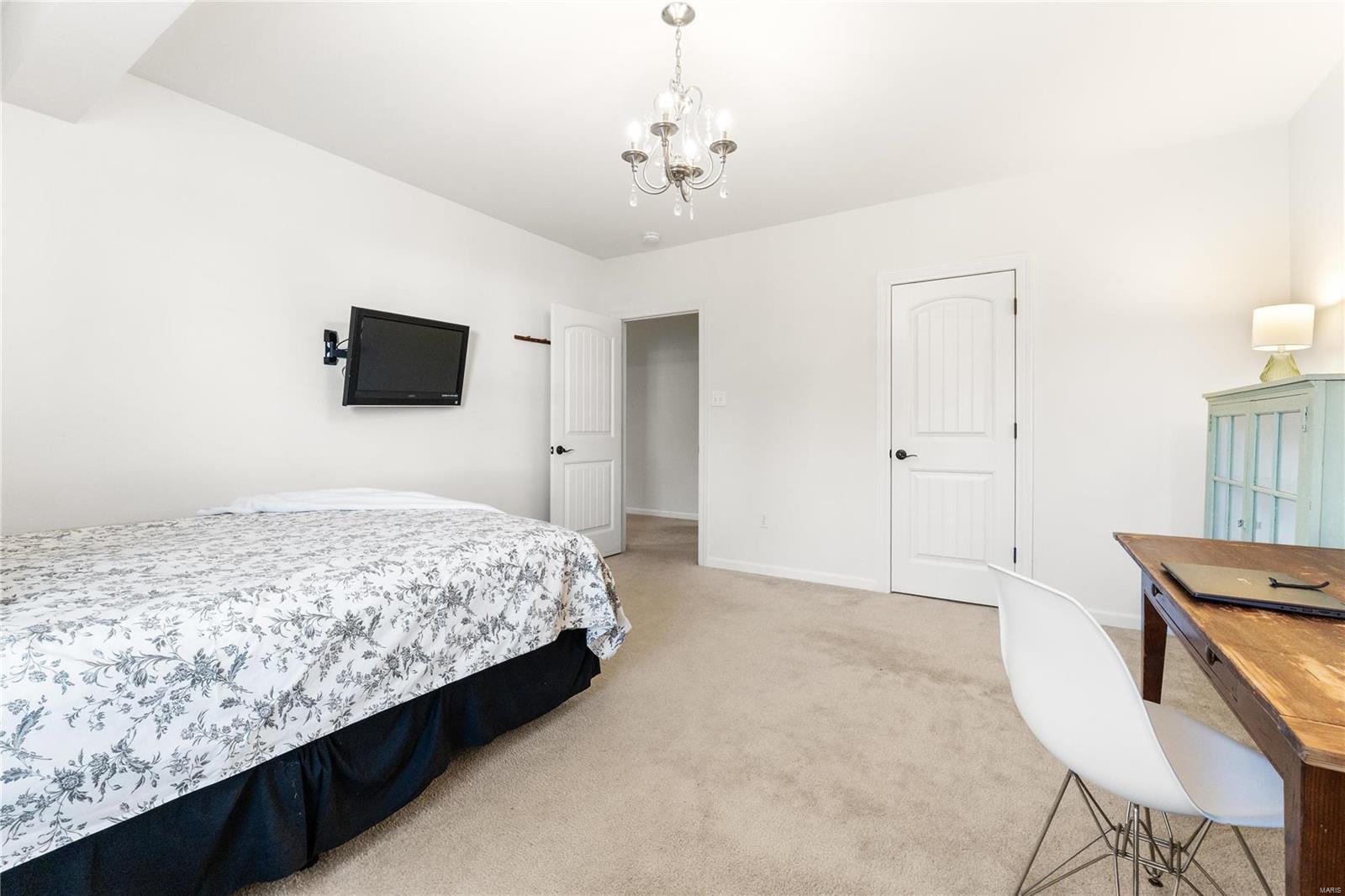 Chesterfield, Missouri 63005, United States, 5 Bedrooms Bedrooms, ,5 BathroomsBathrooms,Residential,Pending,22164