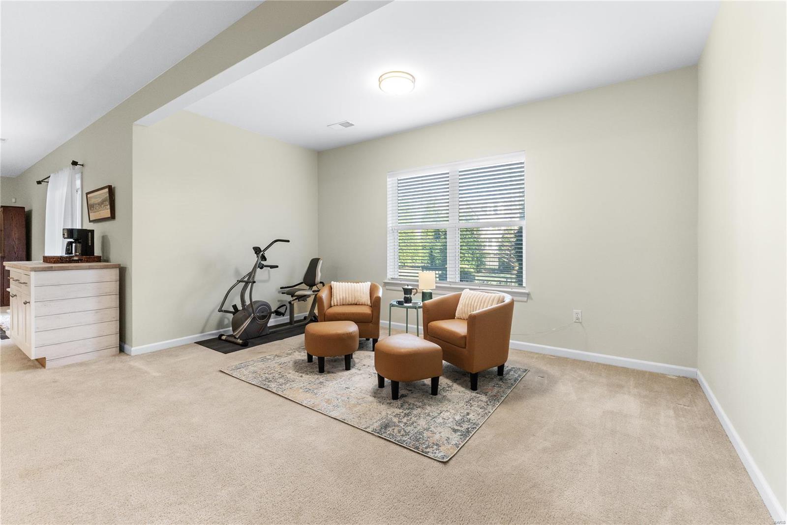 Chesterfield, Missouri 63005, United States, 5 Bedrooms Bedrooms, ,5 BathroomsBathrooms,Residential,Pending,22164