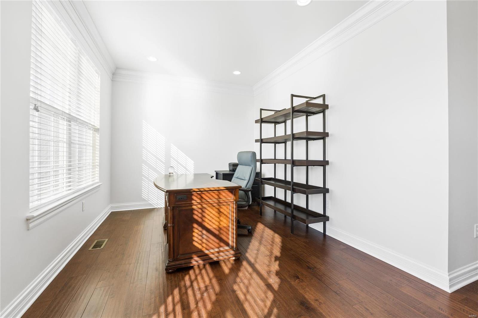 Chesterfield, Missouri 63005, United States, 5 Bedrooms Bedrooms, ,5 BathroomsBathrooms,Residential,Pending,22164